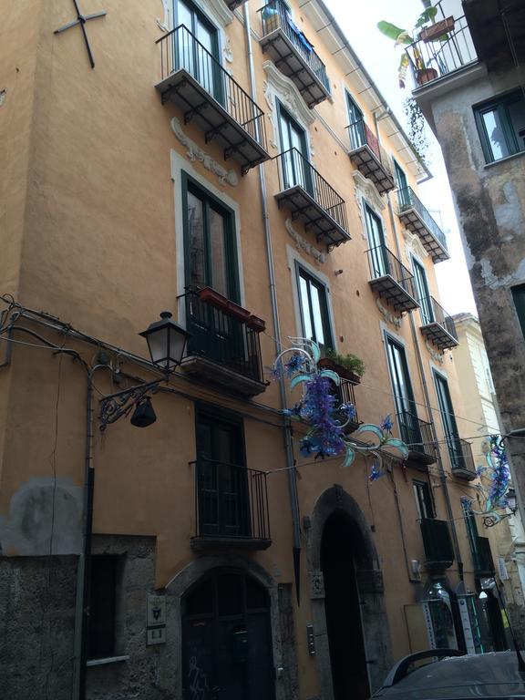 Antico Vicolo Apartment Salerno Luaran gambar