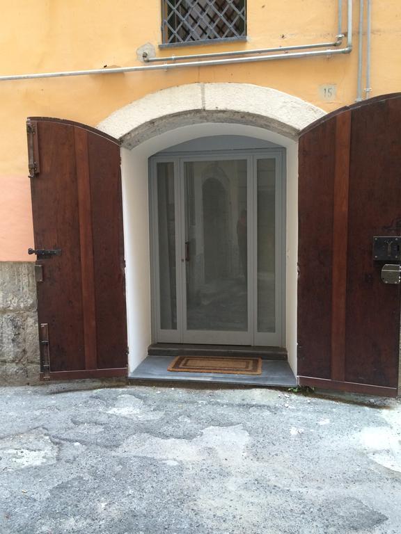 Antico Vicolo Apartment Salerno Luaran gambar